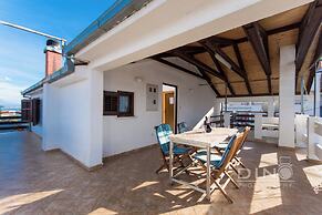 Apartments Lela next to the beach