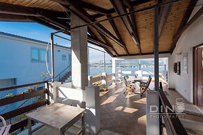 Apartments Lela next to the beach