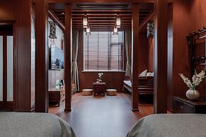 Spirited Silky Inn