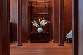 Spirited Silky Inn