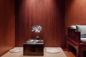 Spirited Silky Inn