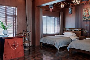 Spirited Silky Inn