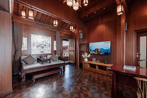 Spirited Silky Inn
