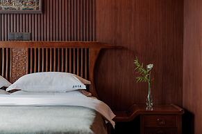 Spirited Silky Inn