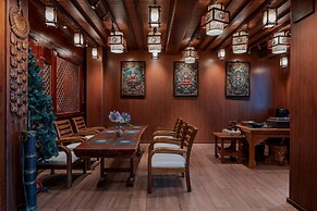 Spirited Silky Inn