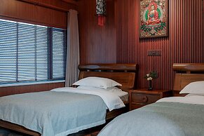 Spirited Silky Inn