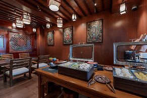 Spirited Silky Inn