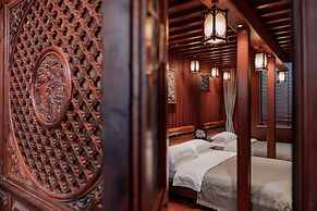 Spirited Silky Inn