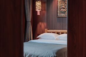 Spirited Silky Inn