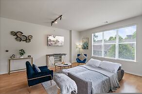 Luxury Penthouse of Lorton VA