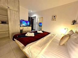 The Shades Hotel 50 meter Beach Front