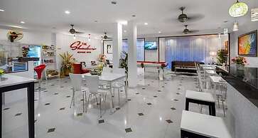 The Shades Hotel 50 meter Beach Front