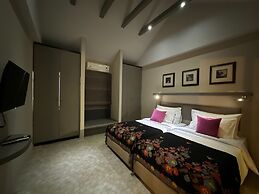 Casa Sakoo NaiThon Beach Villa