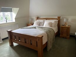 Cosy Daffodil Cottage Getaway