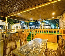 Tree House Cottage and Resort