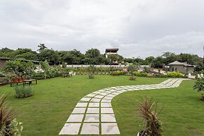 Stone Wood Hotel Amboli