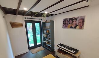 Vc - Cottage In The City