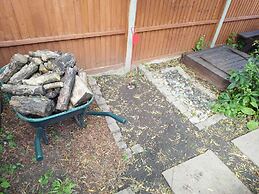 Vc - Cottage In The City