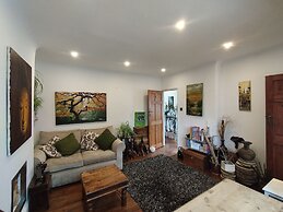 Vc - Cottage In The City