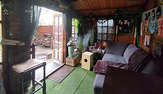 Vc - Cottage In The City