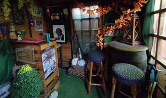 Vc - Cottage In The City