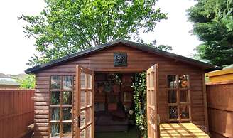 Vc - Cottage In The City