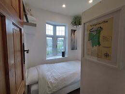 Vc - Cottage In The City