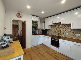 Vc - Cottage In The City