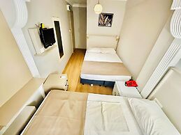 Crowned Exclusive Hotel