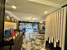 Crowned Exclusive Hotel