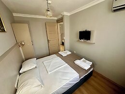 Crowned Exclusive Hotel