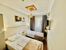 Crowned Exclusive Hotel