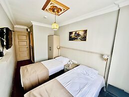 Crowned Exclusive Hotel