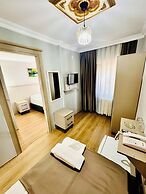 Crowned Exclusive Hotel