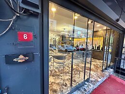 Crowned Exclusive Hotel