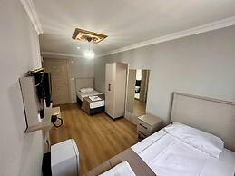 Crowned Exclusive Hotel