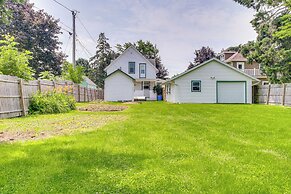 3 Mi to Road America: Spacious Elkhart Lake Home!
