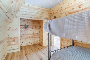A-frame Hardy Cabin w/ Spring River Views!