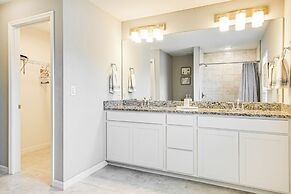 Saltwater Pool & Game Room: Gulf Coast Retreat