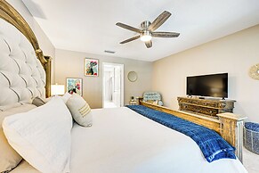 Saltwater Pool & Game Room: Gulf Coast Retreat