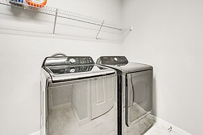 Saltwater Pool & Game Room: Gulf Coast Retreat