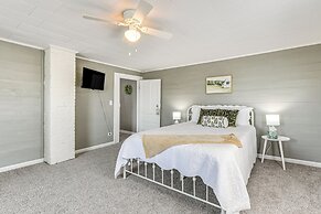 Peaceful Lenoir Home w/ Valley & Mountain Views!