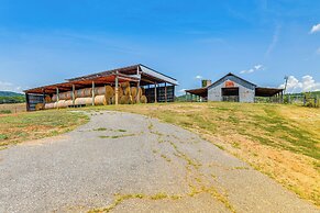 Peaceful Lenoir Home w/ Valley & Mountain Views!