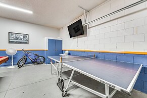 6 Mi to Disney World: Spacious Kissimmee Retreat!