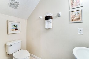 6 Mi to Disney World: Spacious Kissimmee Retreat!