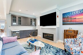 Game Room, Deck & Yard: Chicago Home