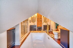 Walk to Dtwn: Colorful Cañon City Home w/ Grill!