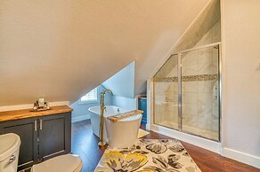 Walk to Dtwn: Colorful Cañon City Home w/ Grill!