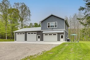 Higgins Lake Barndominium w/ Boat Parking!
