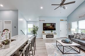 Higgins Lake Barndominium w/ Boat Parking!